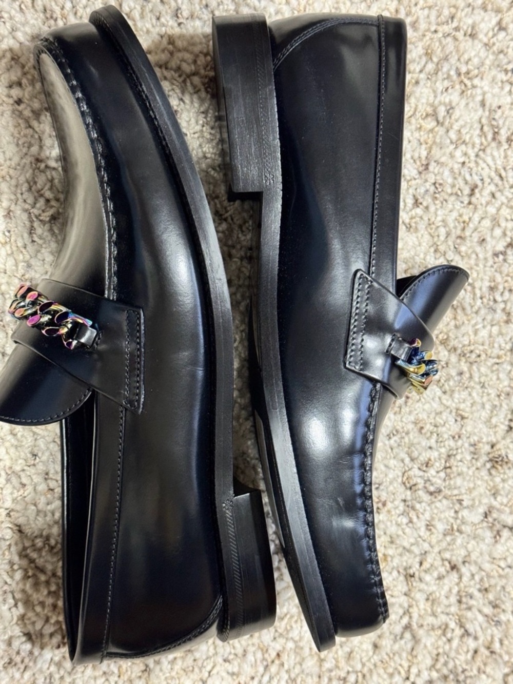 Men's Black Leather Chain-Accent Loafers - Picture 14 of 14